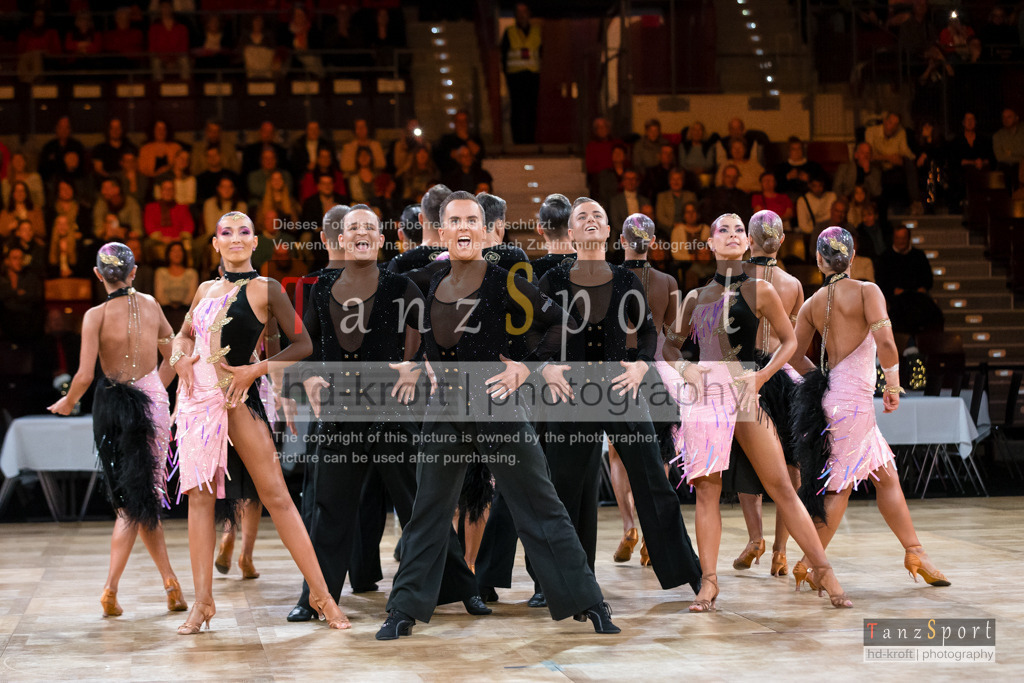 20241109_DM-Formationen_Vorrunde_0662 | Tanzsportbilder, Standardtanz, Lateintanz, WDSF, DTV, LTVB, dancecomp, goc, hessen tanzt, blaues band der spree, walzer, tango, wiener walzer, slowfox, quickstepp, samba, rumba, cha-cha-cha, paso doble. jive, hd-kroft photography, turniertanzsport