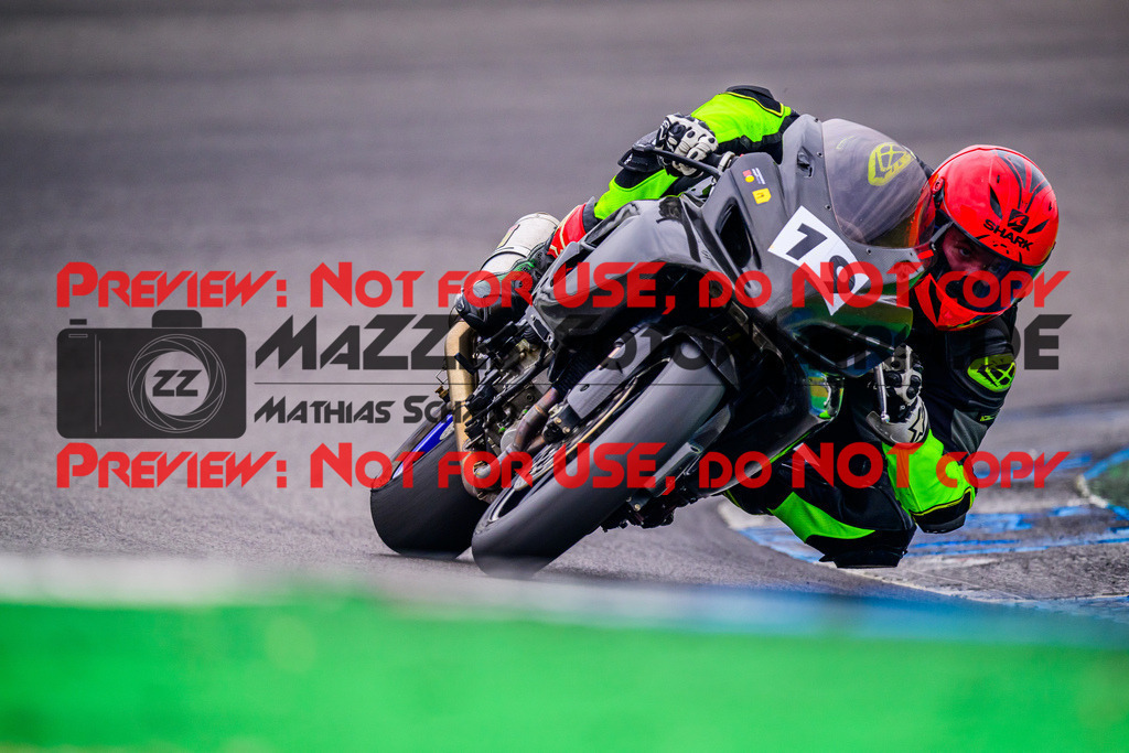 MaZZes_FotoMatrix_240614_6007705_2-48 | GELB