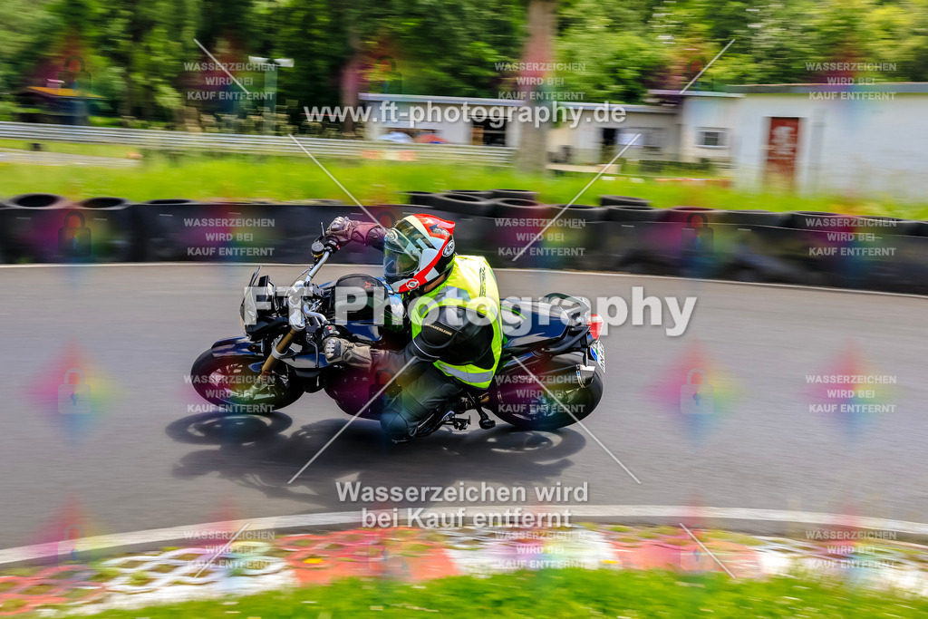 VBK-7977 | Hier findet Ihr Bilder von Touristenfahrten auf der Nürburgring Nordschleife oder von anderen Veranstaltungen die ich besucht habe. Viel Spass beim Durch Schauen 