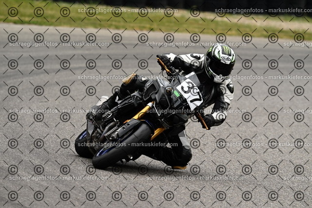 25bt02-1255 | markuskiefer.com - Realisiert mit Pictrs.com