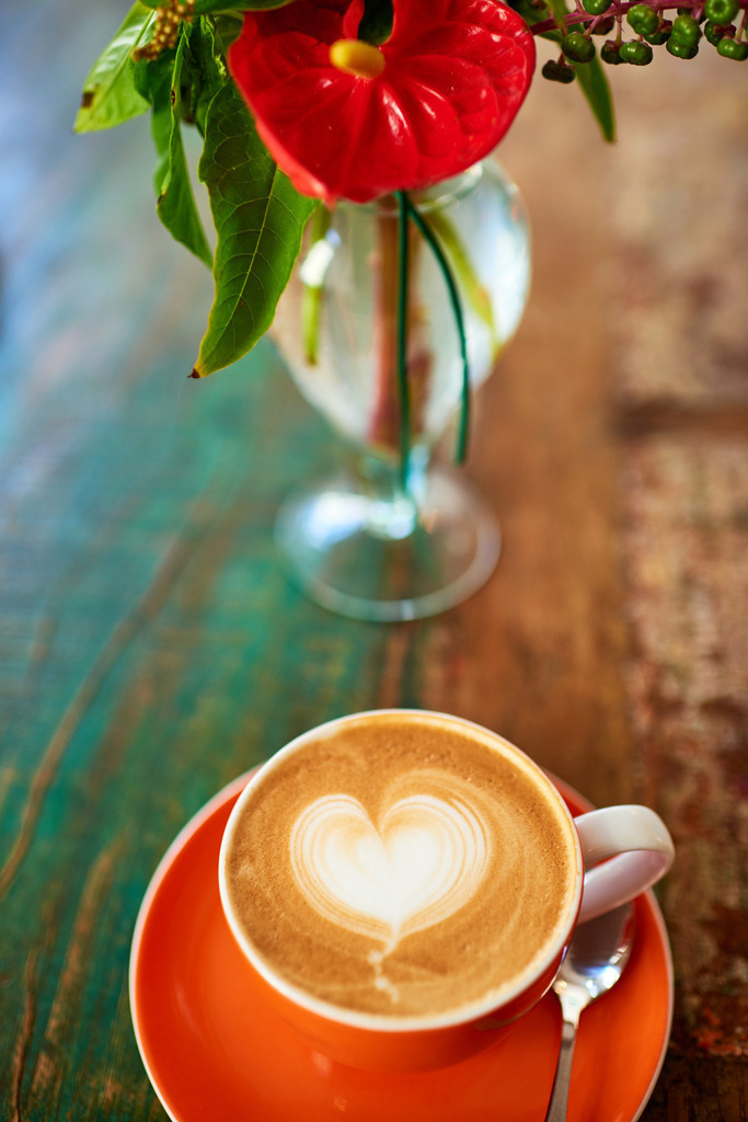 Cafebrennerei Franze | Wien, Austria - August 08, 2019: Cafebrennerei Franze am Kutschkermarkt; Melange mit einem Herz. - Realisiert mit Pictrs.com