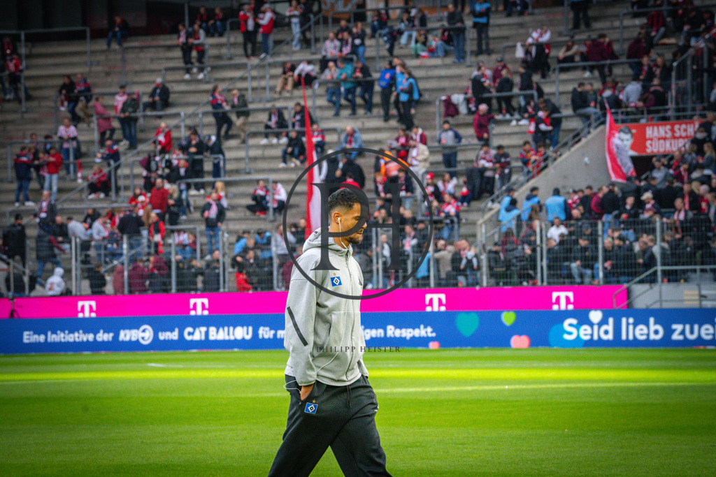 Spieltag 9 Köln - HSV_Sc-185 | Philipp-Heist - Realisiert mit Pictrs.com