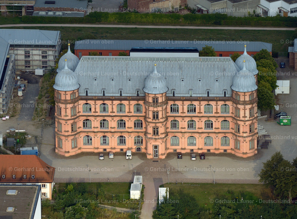 3292474 | Schloss Gottesaue, Renaissance-Schloss in der Karlsruher Oststadt auf dem Areal einer ehemaligen Benediktinerabtei. Es ist heute Sitz der Hochschule für Musik Karlsruhe