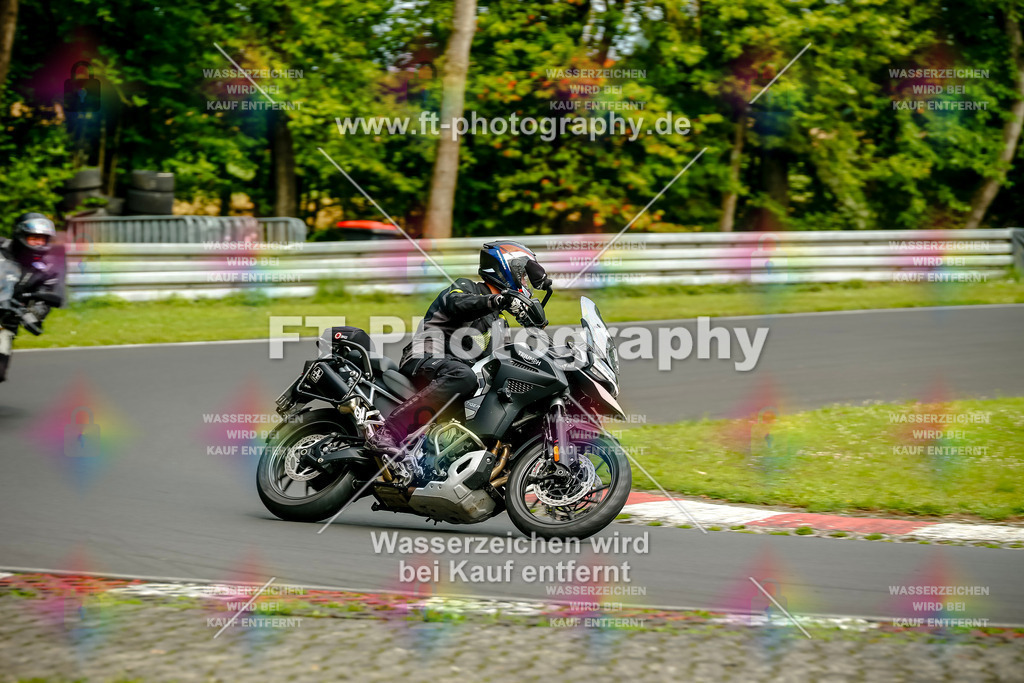 VBK-4342 | Hier findet Ihr Bilder von Touristenfahrten auf der Nürburgring Nordschleife oder von anderen Veranstaltungen die ich besucht habe. Viel Spass beim Durch Schauen 