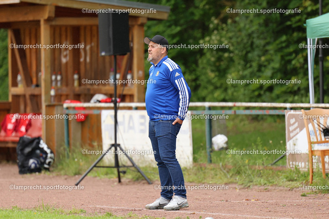 Fußball I Junioren I Kreispokal Lübeck I Finale I JSG Concordia Lübeck - TSV Siems I 09.06.2025.165 | Ahmet Hidir (Trainer, JSG Concordia Lübeck) - Realisiert mit Pictrs.com