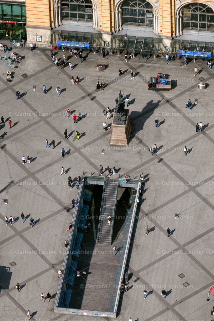 4030980 | HANNOVER 02.06.2020 Hauptbahnhof der Deutschen Bahn am Ernst-August-Platz in Hannover im Bundesland Niedersachsen, Deutschland. // Central station of the German railways on the Ernst August's place in Hannover in the federal state Lower Saxony, Germany. Foto: Gerhard Launer