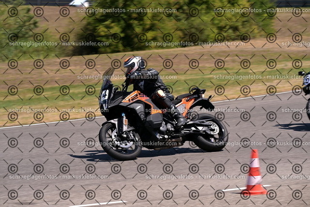 26bt04-1346 | markuskiefer.com - Realisiert mit Pictrs.com