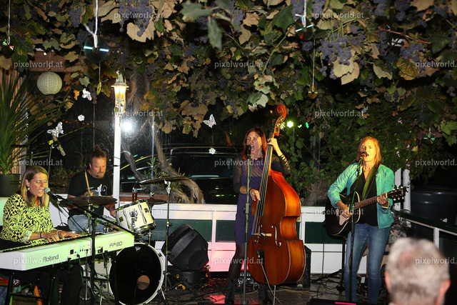 Modern Stockings beim Kreuzwirt | Bildershop von pixelworld.at - Realisiert mit Pictrs.com