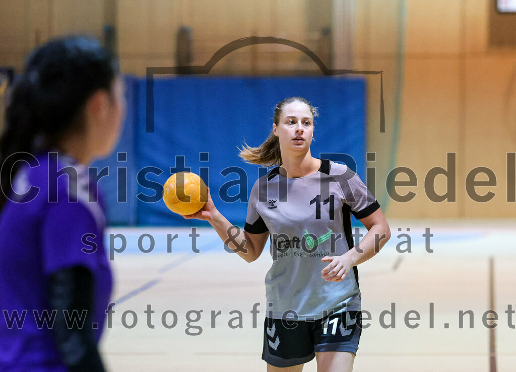 2022-11-12_063_SpVgg_Altenerding_II_gegen_SC_Kirchdorf | Erding, Deutschland, 12.11.2022:
Handball, Bezirksliga Frauen Altbayern 2022 / 2023, 5. Spieltag, SpVgg Altenerding II gegen SC Kirchdorf, Endergebnis: 24:19

Franziska Sellmaier (SC Kirchdorf, #11)

Foto: Christian Riedel / fotografie-riedel.net