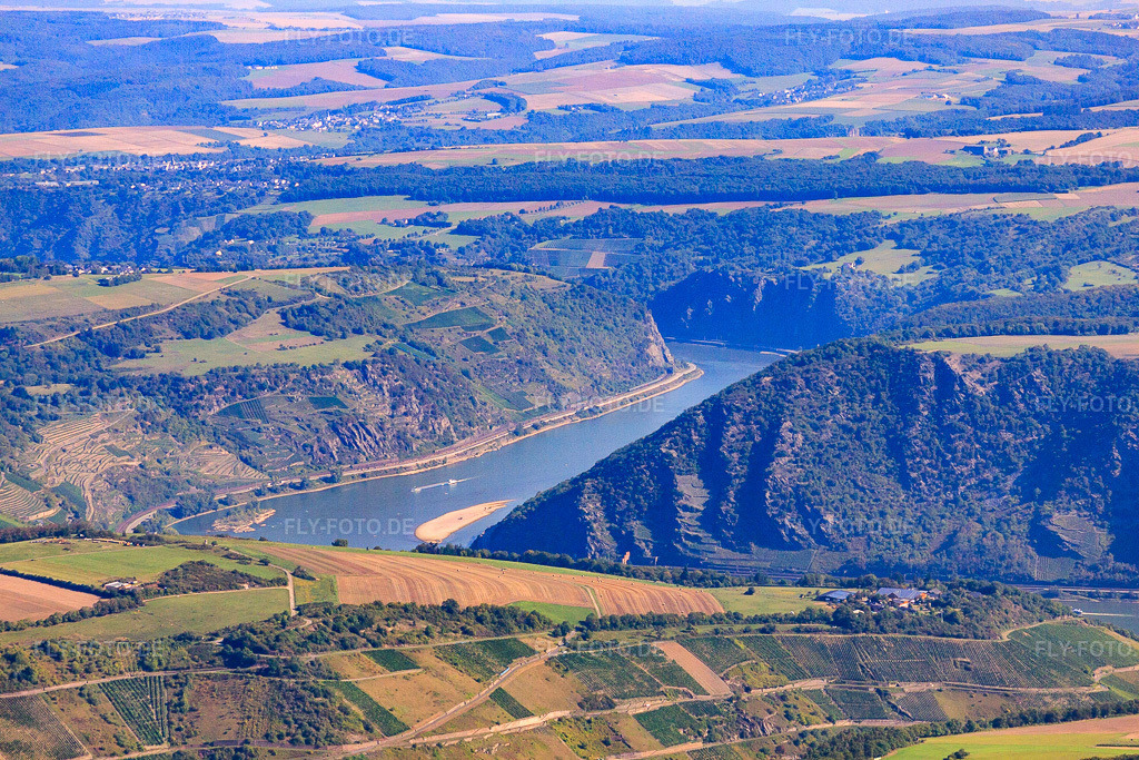Luftbild: Mittelrheintal unter der Loreley in Kaub im Bundesland Rheinland-Pfalz in Deutschland. Foto: IMG_44508.jpg vom 20.08.2011 durch Werner Riehm/FLY-FOTO.de
