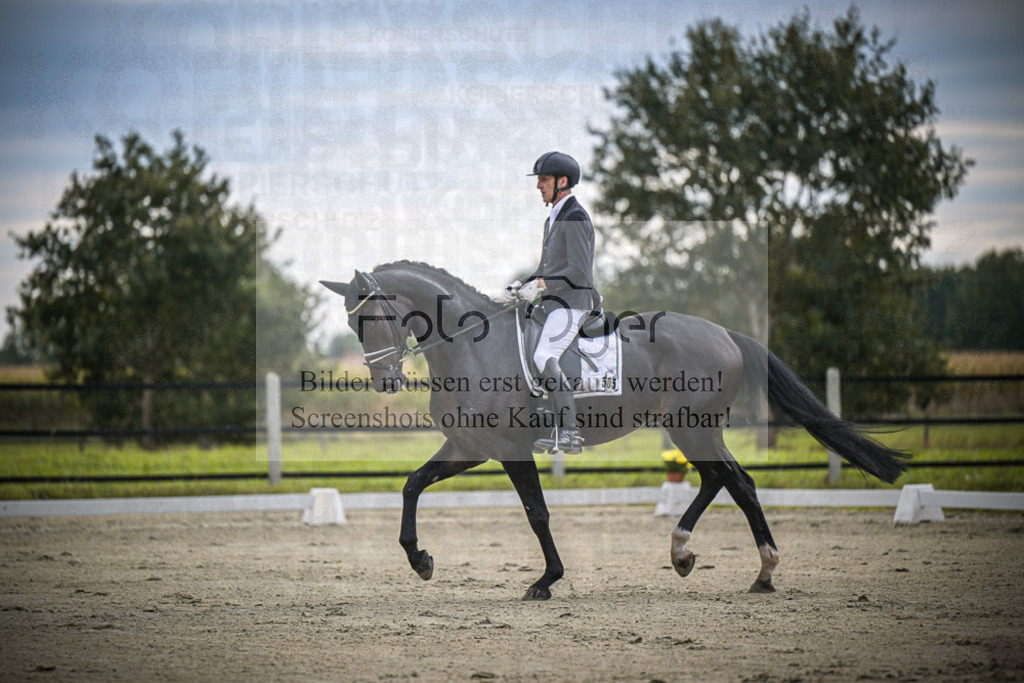 DOS_0650 | Entdecke hochwertige Reitturnierfotos von Foto Oger. Professionell, emotional und authentisch – jetzt Lieblingsmomente im Shop bestellen.Deutschlandweite Turnierfotografie. - Realisiert mit Pictrs.com