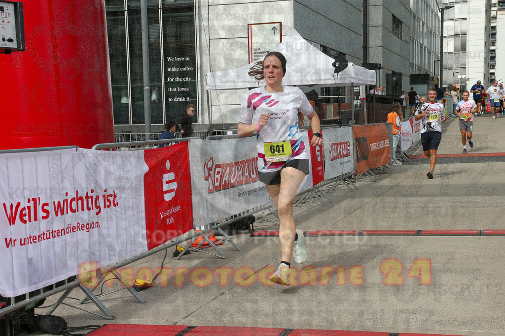 250920_1326_EX1_4571 | Sportfotografie im Rhein-Sieg Kreis, Köln, Bonn, NRW, Rheinland Pfalz, Hessen, etc. Unser Tätigkeitsfeld umfasst den Laufsport vom Volkslauf über den Marathon, Duathlon, Triathon bis zum Ultralauf wie Kölnpfad Ultra oder Schindertrail.