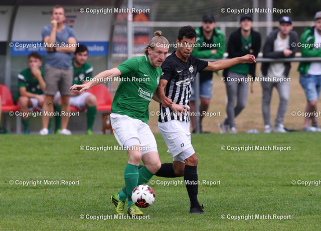 Fussball Pfaffenbergpokal Turnier 2018  beim SV Oberndorf | Fussball Pfaffenbergpokal Turnier 208  beim SV Oberndorf  22.07.2018Finale;SV Wendelsheim - SV WurmlingenMax Hartmann (li, SV Wurmlingen) gegen Lukas Poeppel (re, SV Wendelsheim)FOTO: Pressefoto ULMER/Markus UlmerxxNOxMODELxRELEASExx