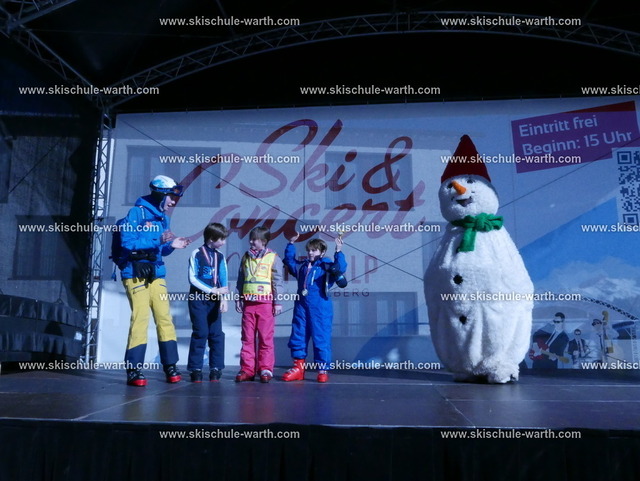 Gruppe Fine | Photos von der Skischule Warth - Realisiert mit Pictrs.com