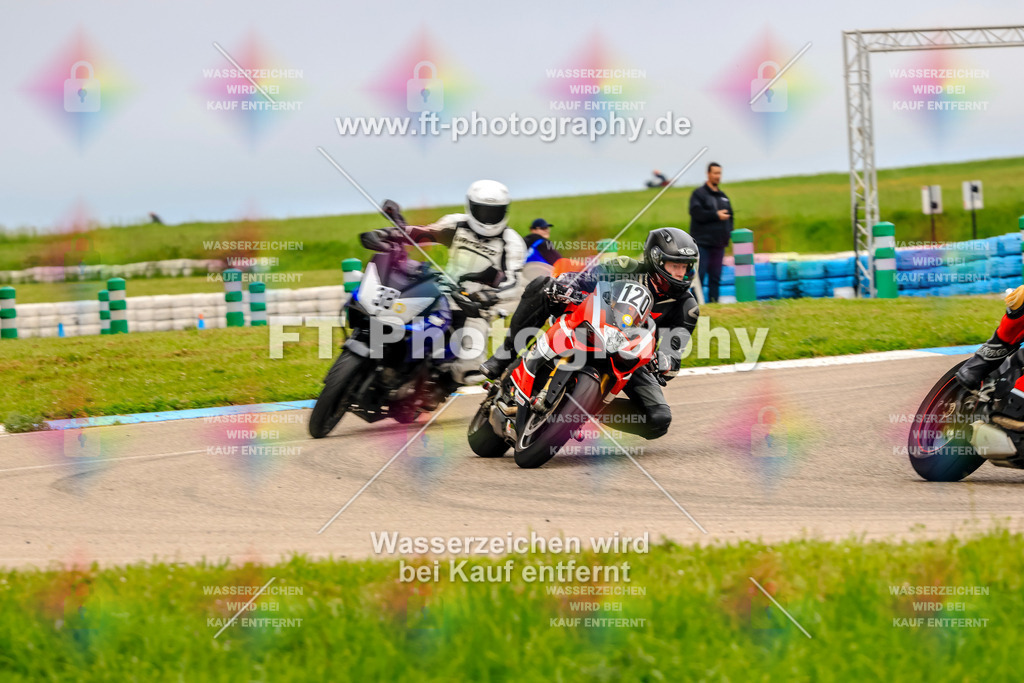 MotoTeam-8018 | Hier findet Ihr Bilder von Touristenfahrten auf der Nürburgring Nordschleife oder von anderen Veranstaltungen die ich besucht habe. Viel Spass beim Durch Schauen 