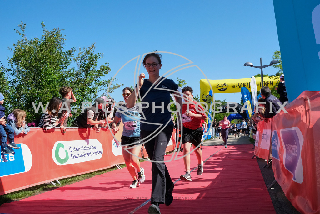 ..... | LINZ,AUSTRIA,27.April 24, Int. 3 Brückenlauf Linz  , Image shows: Photo: WAPICS / Michael ring