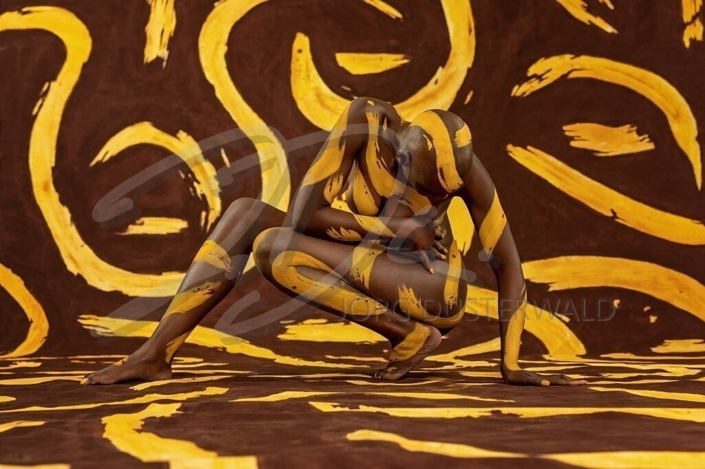 Bodypainting-ORNAMENTS_0134 | #009 | Modell: Lenny | Foto: Dennis Largo Schulz - Realisiert mit Pictrs.com