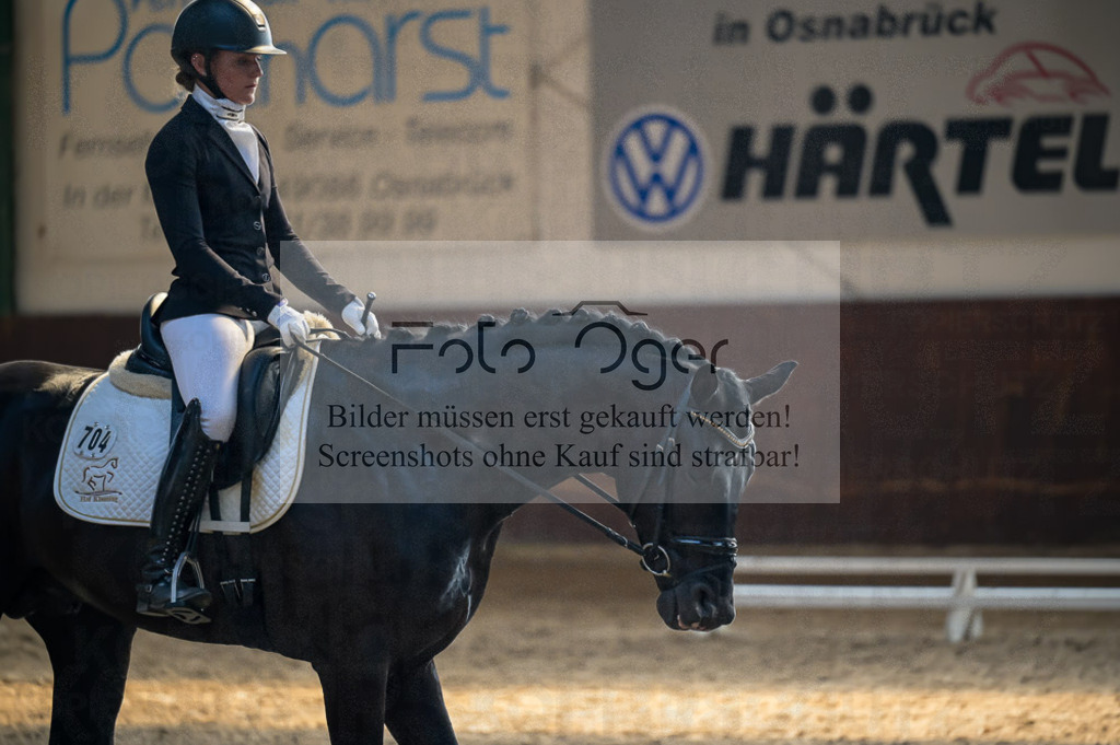 Reitturnier Voxtrup | Entdecke hochwertige Reitturnierfotos von Foto Oger. Professionell, emotional und authentisch – jetzt Lieblingsmomente im Shop bestellen.Deutschlandweite Turnierfotografie. - Realisiert mit Pictrs.com
