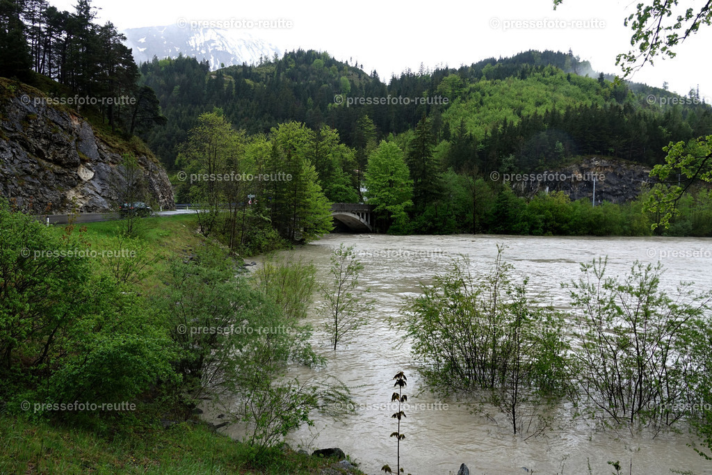 welltvi-Ulrichsbruecken-B179-Pinswang-Hochwasser-21052019-DSD01397 | Info aus dem Bezirk Reutte/Ausserfern Tirol sowie eine umfangreiche Bilddatenbank über die gesamte Region: Lechtal, Talkessel Reutte, Tannheimertal, Zwischentoren. Lech, Plansee, Zugspitze, Grenztunnel, B179, Fernpassstraße, Verkehr, Lawinen, Tradition, - Realisiert mit Pictrs.com