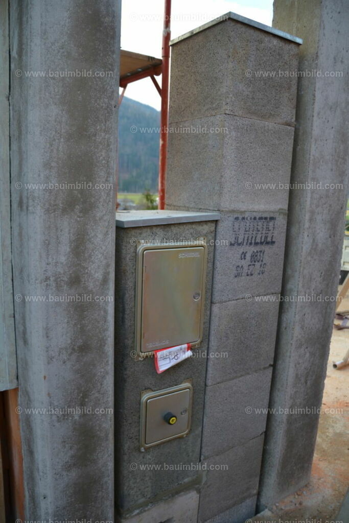 bib-lg08-schornstein-0027 | Nach LV-Leistungsgruppen sortierte Detailfotos über den Bau eines Hauses. Alle Hausbau-Bilder direkt vom Urheber und Autor der Website Haus-Selber-Bauen.com