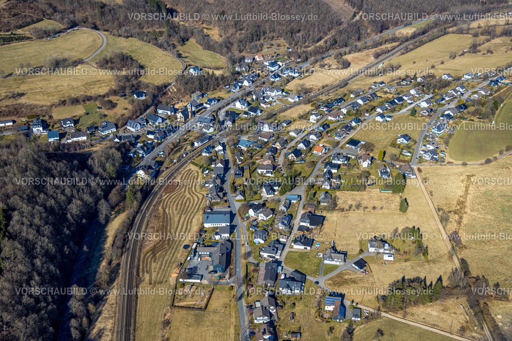 Kirchhundem250308425Benolpe | Luftbild, Waldgebiet Hügellandschaft mit Waldschäden, Benolpe, Kirchhundem, Sauerland, Nordrhein-Westfalen, Deutschland