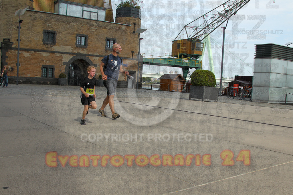 250920_1335_EV4_6177 | Sportfotografie im Rhein-Sieg Kreis, Köln, Bonn, NRW, Rheinland Pfalz, Hessen, etc. Unser Tätigkeitsfeld umfasst den Laufsport vom Volkslauf über den Marathon, Duathlon, Triathon bis zum Ultralauf wie Kölnpfad Ultra oder Schindertrail.