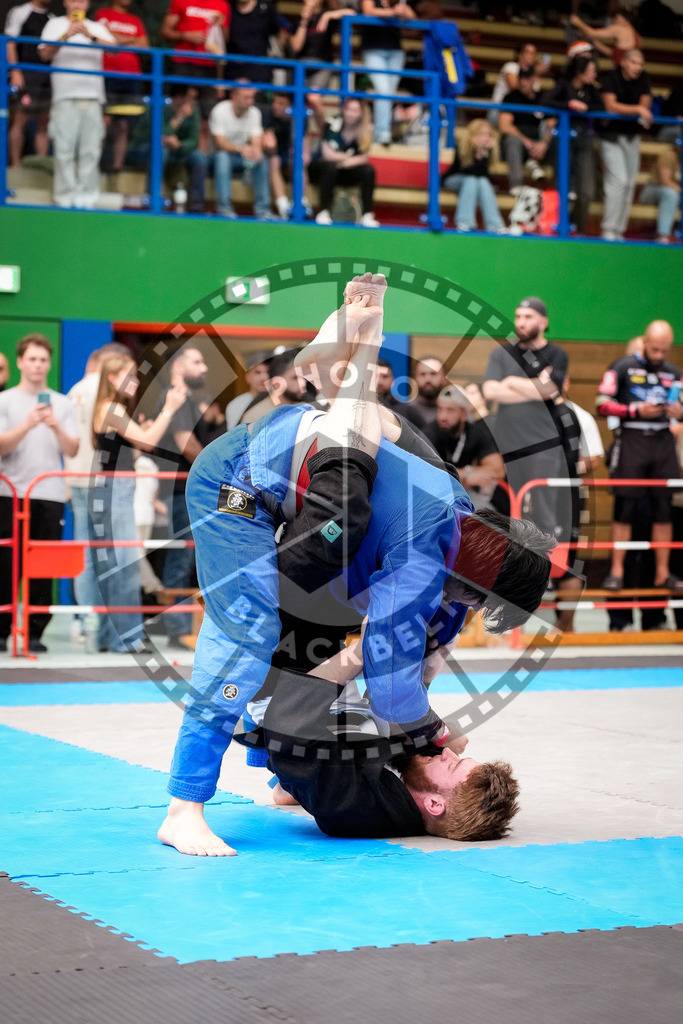 20250920PBB4028 | Athletes compete during the AJP Tour Hamburg International Jiu-Jitsu Championship, on September 20, 2025 in Hamburg, Germany. © Chiara Dazi / photoblackbelt