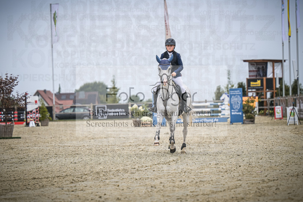 DOS_0674 | Entdecke hochwertige Reitturnierfotos von Foto Oger. Professionell, emotional und authentisch – jetzt Lieblingsmomente im Shop bestellen.Deutschlandweite Turnierfotografie. - Realisiert mit Pictrs.com