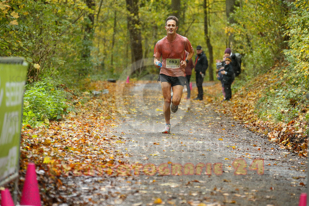 251026_1152_EX1_9750 | Sportfotografie im Rhein-Sieg Kreis, Köln, Bonn, NRW, Rheinland Pfalz, Hessen, etc. Unser Tätigkeitsfeld umfasst den Laufsport vom Volkslauf über den Marathon, Duathlon, Triathon bis zum Ultralauf wie Kölnpfad Ultra oder Schindertrail.