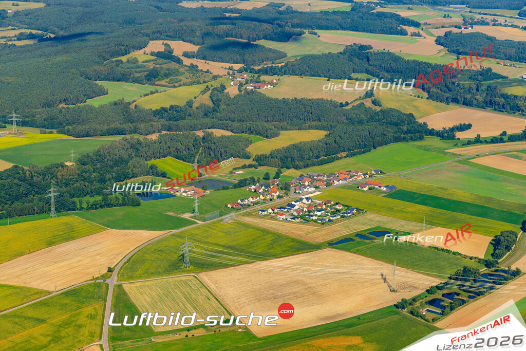 Das Luftbild zeigt : Inzendorf Schmidgaden - Die Luftaufnahme wurde 2024 vom UL-Flugzeug aus erstellt ( keine Drohne ) - Hochauflösende Luftaufnahme - Für grossformatige Ausdrucke geeignet. Die Geschenkidee !Mit Lizenz und Bildrechte bestellbar