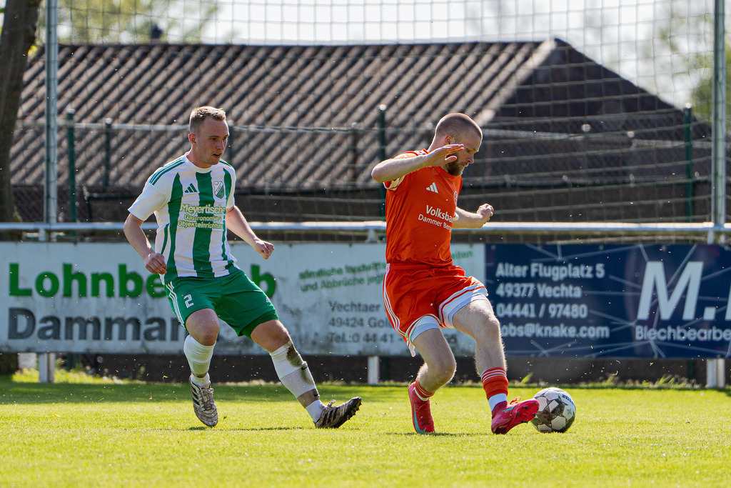 Fußball I Herren I Saison 2025-2026 I Bezirksliga Weser-Ems 4 I 29. Spieltag I TuS Lutten - SV Holdorf I 12177 | jns.sportfotos - Realisiert mit Pictrs.com