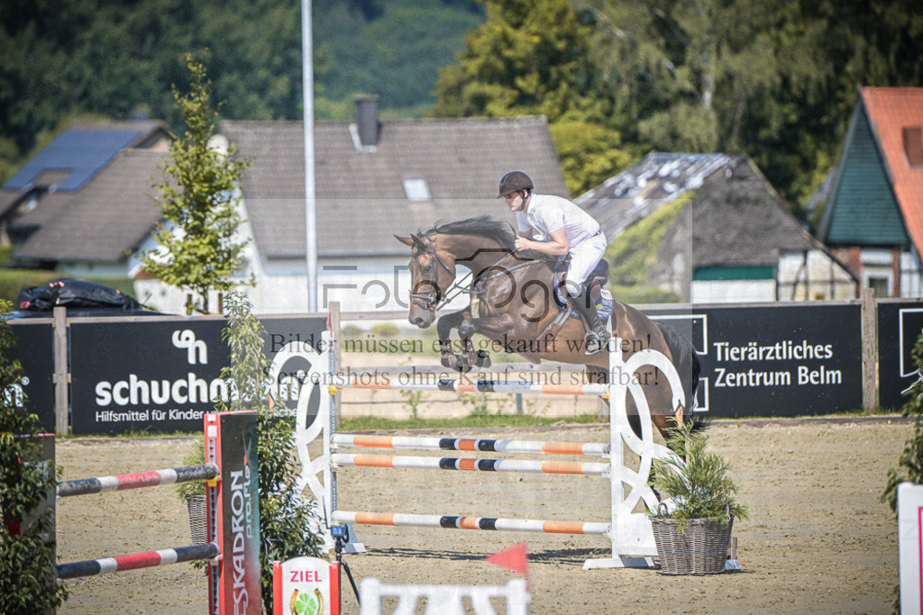 DOS_1767 | Entdecke hochwertige Reitturnierfotos von Foto Oger. Professionell, emotional und authentisch – jetzt Lieblingsmomente im Shop bestellen.Deutschlandweite Turnierfotografie. - Realisiert mit Pictrs.com