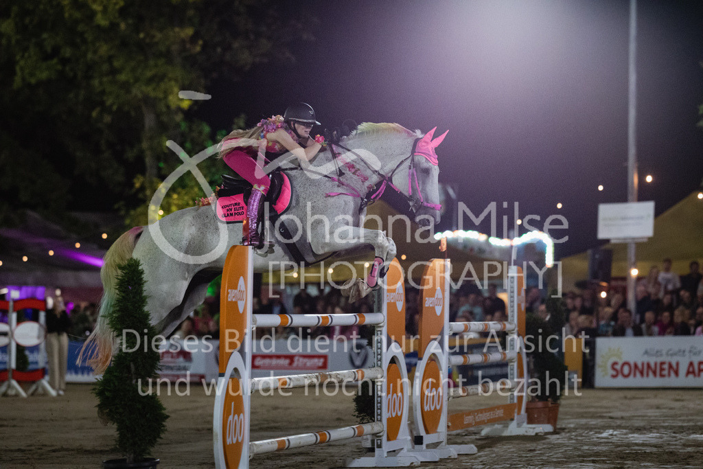 230827_Delbrueck_Kostuem-747 | Deine schönsten Turniermomente als professionelle Fotos! Entdecke hochwertige Pferdesport-Fotografie im Online-Shop. Jetzt Fotos finden & bestellen!