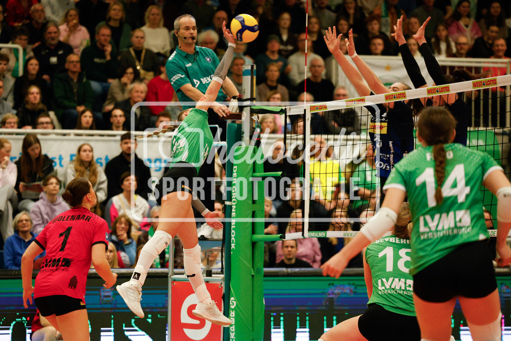 Volleyball I Frauen I Saison 2025-2026 I Bundesliga I 17. Spieltag I USC Münster - VfB Suhl LOTTO Thüringen I 07.02.2026-61 | Elena Kömmling (7, USC Münster) - Realisiert mit Pictrs.com