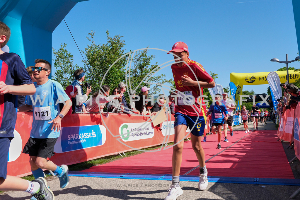 ..... | LINZ,AUSTRIA,27.April 24, Int. 3 Brückenlauf Linz  , Image shows: Photo: WAPICS / Michael ring