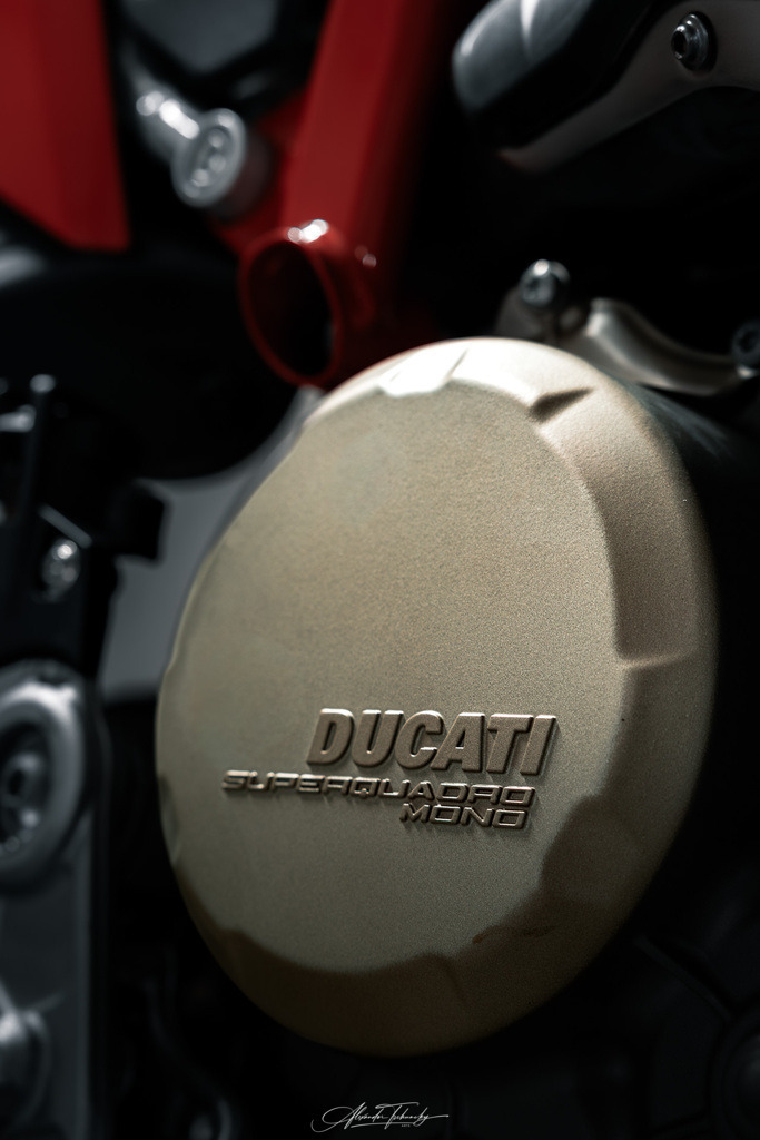 Hypermotard 698 Mono | Entdecken Sie die faszinierende Welt von Alexander Tschuncky Arts: Kreative Fotografie, atemberaubende Automobilkunst und hochwertiger Bilderdruck. Lassen Sie sich inspirieren! - Realisiert mit Pictrs.com