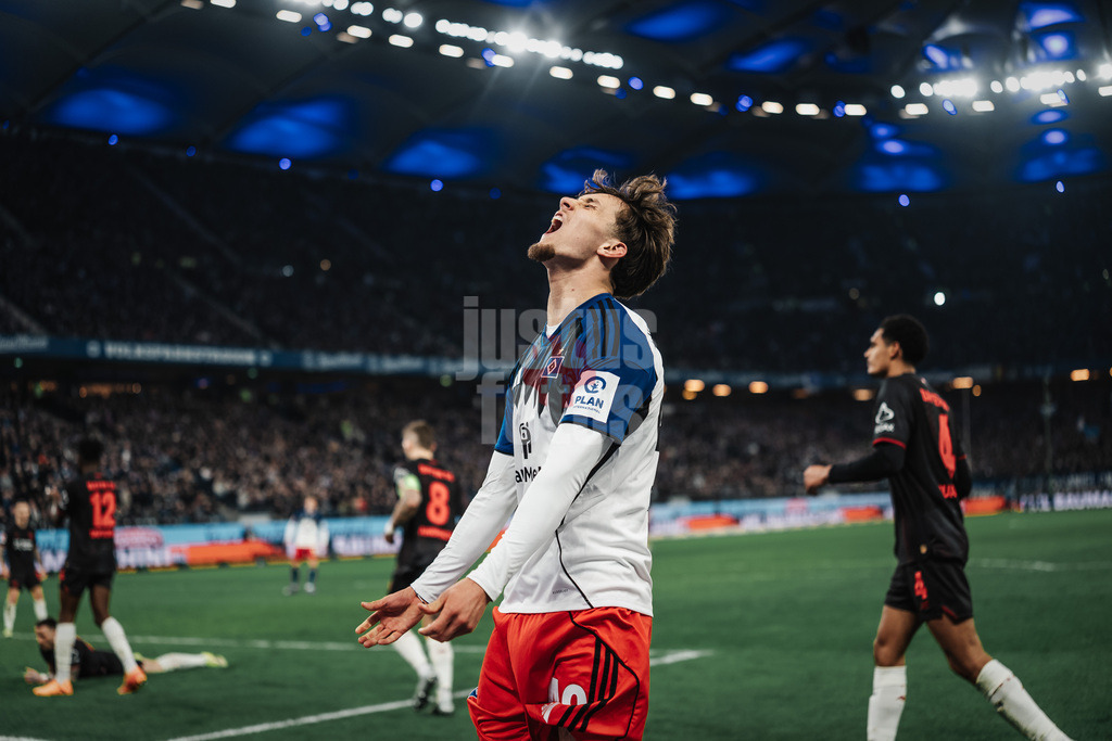 Fußball | Männer | Saison 2025/2026 | 1. Fußball-Bundesliga | 17. Spieltag | Hamburger SV vs. Bayer 04 Leverkusen | 04.03.2026 | Otto Stange (#49, HSV) ärgert sich