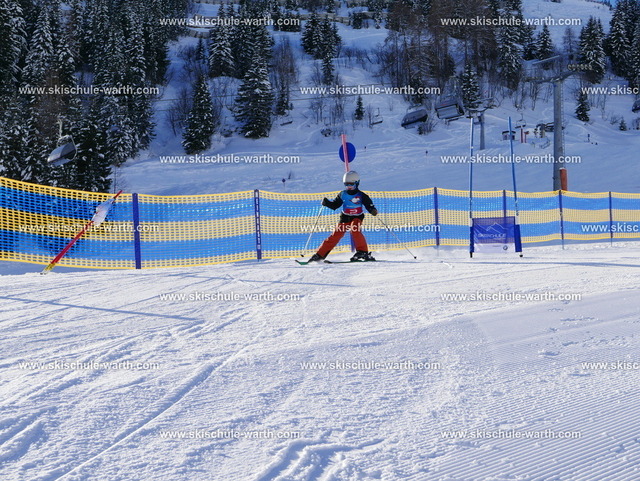 Anna Maria (2) | Photos von der Skischule Warth - Realisiert mit Pictrs.com