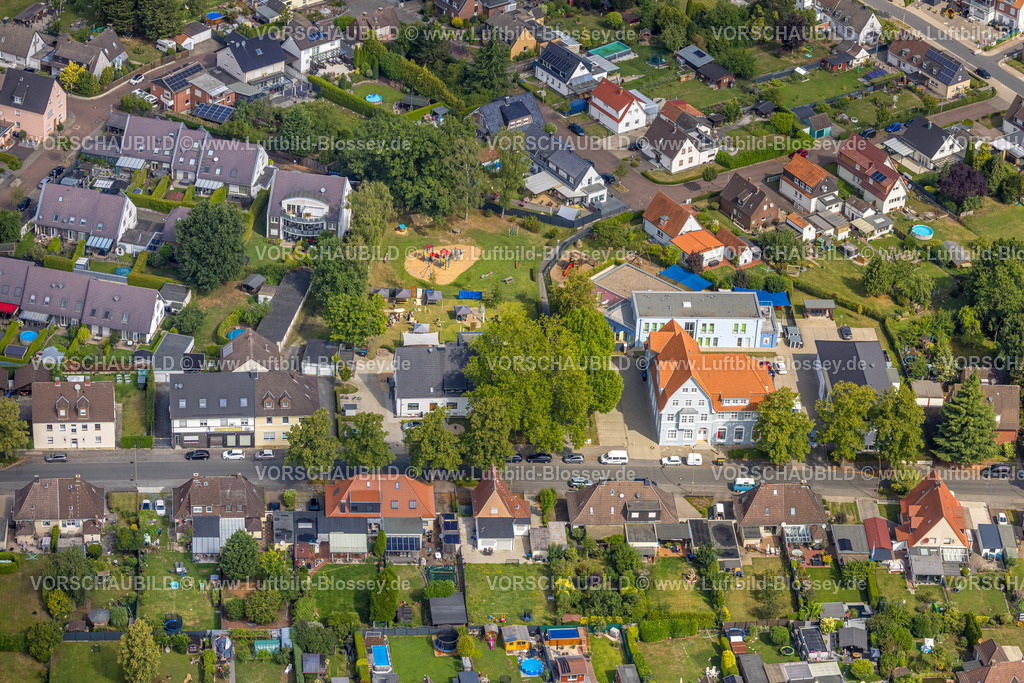 Hamm250700523Heessen | Luftbild, Tagespflege und Service Wohnen St. Rochus, dahinter DRK Kindertageseinrichtung Wunderwald mit Spielplatz, Stadtbezirk Heessen, Hamm, Ruhrgebiet, Nordrhein-Westfalen, Deutschland