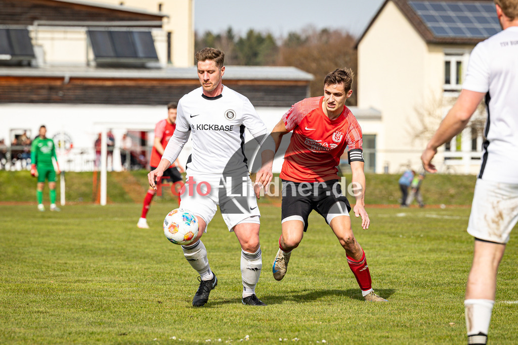 TSV Peißenberg gegen TSV Burggen/Bernbeuren | Fußball Herren Kreisliga Gruppe 1 Zugspitze 2025/26 17. Spieltag, TSV Peißenberg gegen TSV Burggen/Bernbeuren, 20260328,Zweikampf,2026-03-28 in Peißenberg (Sportzentrum Peißenberg, Platz 1), Johannes BIRK (TSV Burggen/Bernbeuren 9), Michael GLADIATOR (TSVP Kapitän 17)Copyright: WolfgangxLindner www.foto-lindner.de