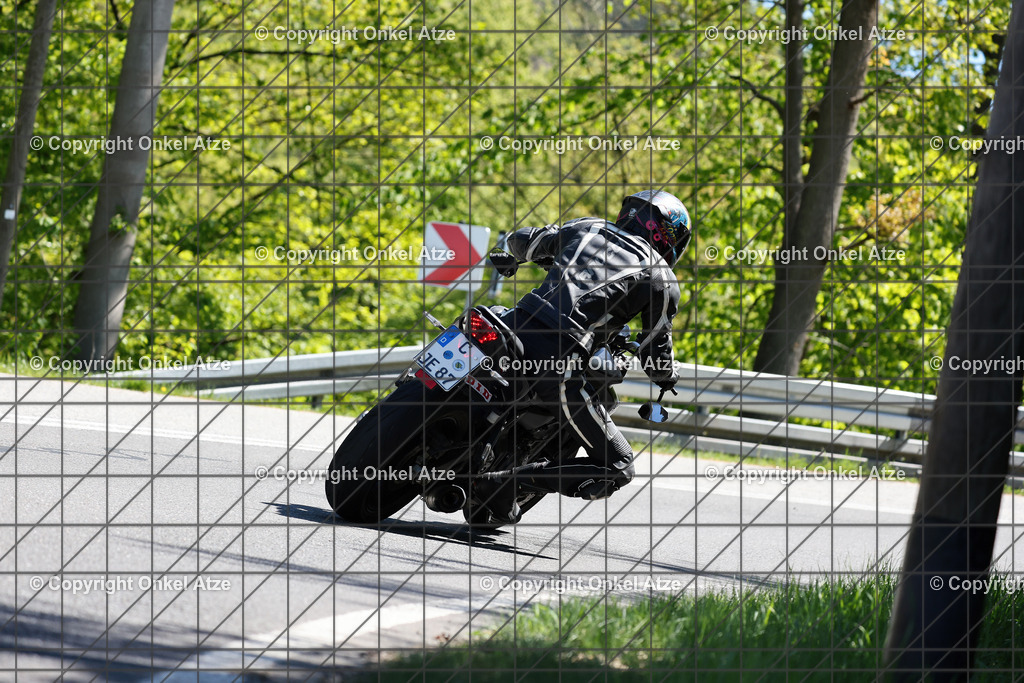 IMG_9408 | Fotograf am Kyffhäuser. Onkel Atze. Kyffhäuser Rennstrecke. Café36. Motorsportfotografie. - Realisiert mit Pictrs.com
