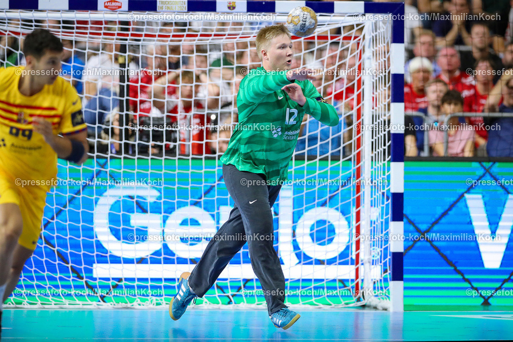 KoeEHF09062402037 | 09.06.2024, Köln, Handball, TruckScout24 EHF FINAL4, Machineseeker Champions League Men, Lanxess-Arena, Finale, Aalborg Handbold - FC Barcelona: Torhüter Emil Nielsen (FC Barcelona)