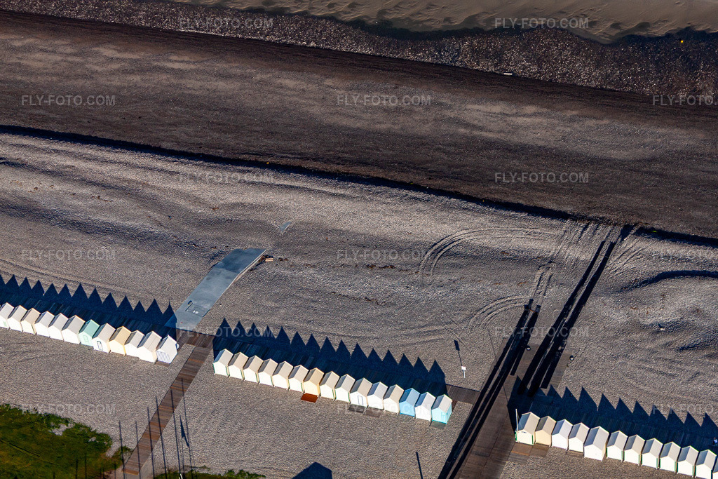 Aerial view: Beach huts of Cayeux in Cayeux-sur-Mer in the state Somme, France.Photo: IMG_70920.jpg taken on 08/24/2014 by Werner Riehm/FLY-FOTO.comResolution of the original: 4752 x 3168 px