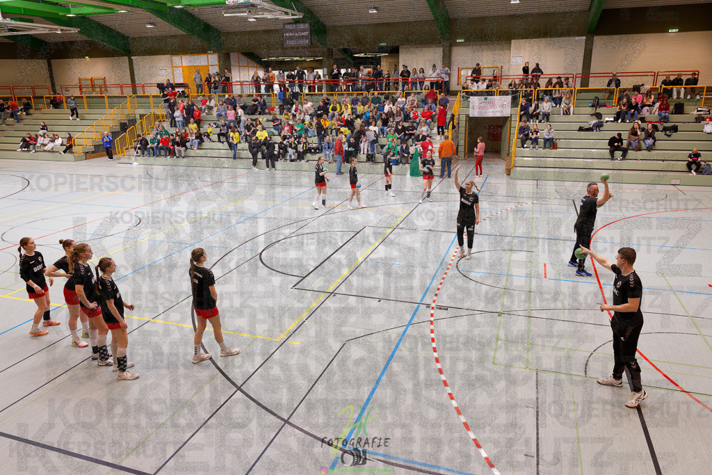 Hessenmeisterschaft wJC - Finale; HSG Kleenheim - HSG Weiterstadt/ Braunsh.Worf. | Hessenmeisterschaft wJC - Finale; HSG Kleenheim - HSG Weiterstadt/ Braunsh.Worf. am 22.03.2025 in Biedenkopf (Sporthalle Lahntalschule)Photo © 2025 - Jörg Heinrich - Realisiert mit Pictrs.com