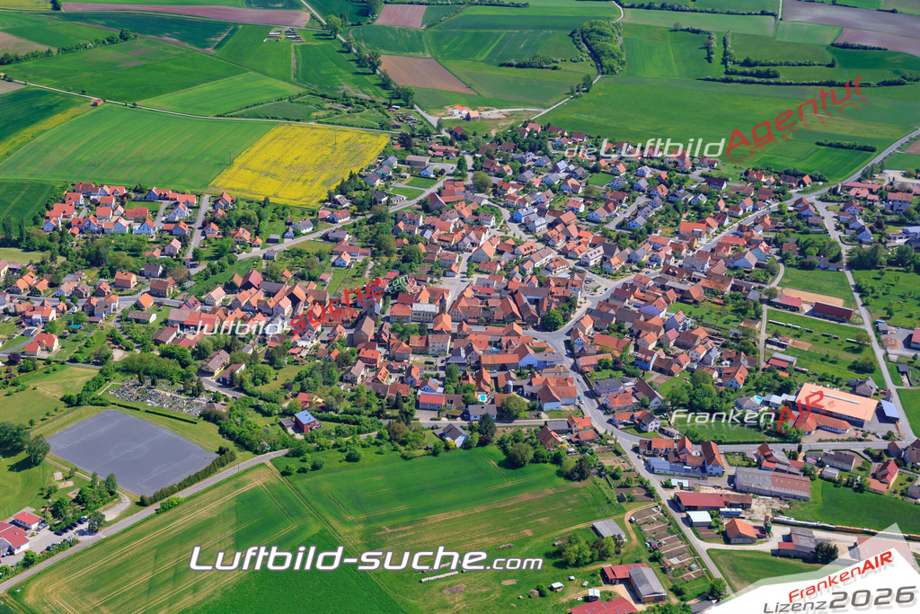 aktuelles Luftbild von Westheim Knetzgau - Luftaufnahme wurde 2018 von https://frankenair.de mittels Flugzeug (keine Drohne) erstellt.