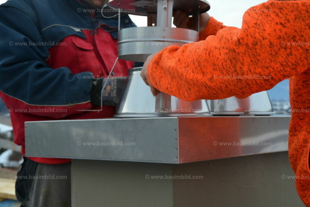 bib-lg08-schornstein-0063 | Nach LV-Leistungsgruppen sortierte Detailfotos über den Bau eines Hauses. Alle Hausbau-Bilder direkt vom Urheber und Autor der Website Haus-Selber-Bauen.com