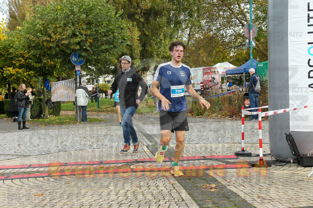 241020_1006_EX1_7723 | Sportfotografie im Rhein-Sieg Kreis, Köln, Bonn, NRW, Rheinland Pfalz, Hessen, etc. Unser Tätigkeitsfeld umfasst den Laufsport vom Volkslauf über den Marathon, Duathlon, Triathon bis zum Ultralauf wie Kölnpfad Ultra oder Schindertrail.