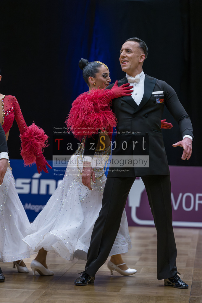 20260110_1BL_Std-Formationen_1039 | Tanzsportbilder, Standardtanz, Lateintanz, WDSF, DTV, LTVB, dancecomp, goc, hessen tanzt, blaues band der spree, walzer, tango, wiener walzer, slowfox, quickstepp, samba, rumba, cha-cha-cha, paso doble. jive, hd-kroft photography, turniertanzsport