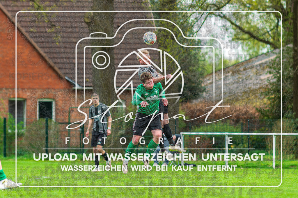 DZC_1174-Verbessert-RR | Jan-Hendrik Buchholz (FG Fulde-Stellichte #09) und Esben Krumwiede (TSV Wietzendorf #06) beim Herren Kreisliga HK Spiel zwischen FG Fulde-Stellichte und TSV Wietzendorf im Fulder Zentralstadion, Fulde (Simon Paul Stopat) - Realisiert mit Pictrs.com