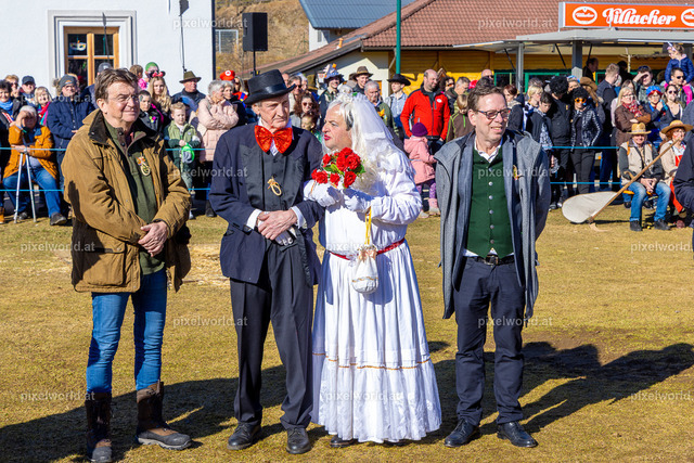 Bärentreiben in Steuerberg | Bildershop von pixelworld.at - Realisiert mit Pictrs.com